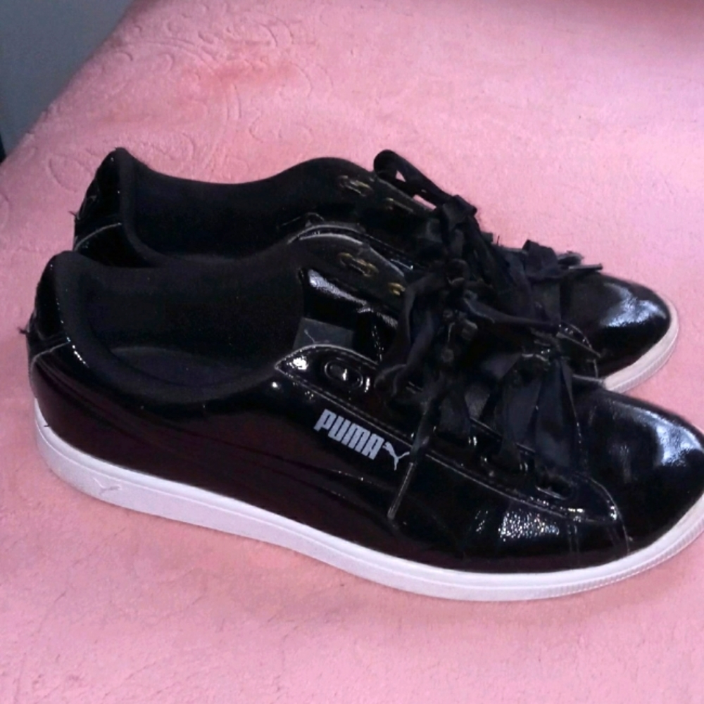 Black Puma Shoes